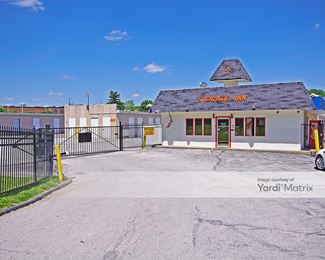 Photo 2 of A Storage Inn - 14086 Manchester Road, Ballwin, MO
