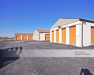 Photo 3 of Storage Rentals of America - 1 Business Center Court, Collinsville, IL