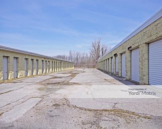 Photo 4 of Pontoon Plaza Storage - 2901 Pontoon Road, Granite City, IL