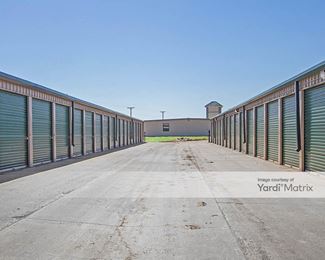 Photo 2 of LockBox Storage - 12616 North 156th Street, Bennington, NE