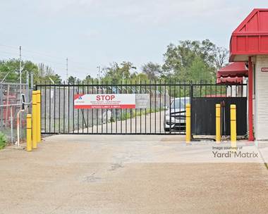 Storage Units for Rent available at 6390 Winchester Road, Memphis, TN 38115