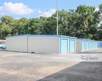 Photo 3 of Storage Rentals of America - 2700 Getwell Road, Memphis, TN
