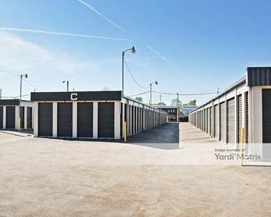 Storage Units for Rent available at 1449 Lamar Avenue, Memphis, TN 38104
