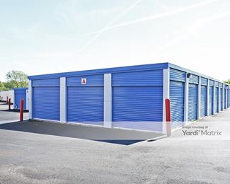 Photo 4 of Devon Self Storage - 2700 Poplar Avenue, Memphis, TN