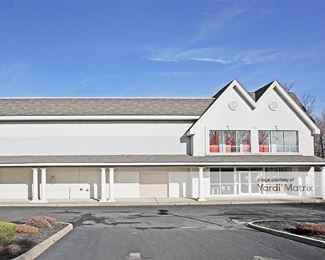 Photo 4 of Public Storage - 626 Highway 35, Middletown, NJ