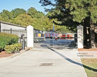 Photo 2 of Public Storage - 2130 Sycamore View Road, Memphis, TN
