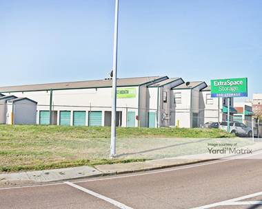 Storage Units for Rent available at 1075 Madison Avenue, Memphis, TN 38104