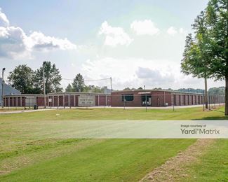 Photo 2 of Secure Storage - 5697 Highway 51 North, Senatobia, MS