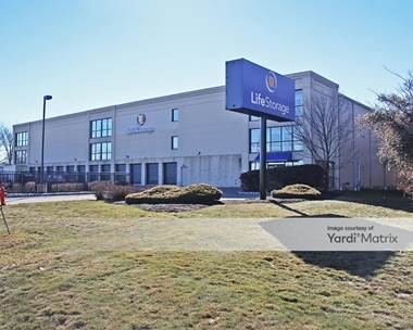Storage Units for Rent available at 3950 New Brunswick Avenue, Piscataway, NJ 08854