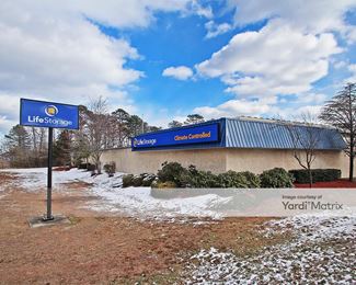 Photo 5 of Extra Space Storage - 201 Jordan Road, Brick, NJ
