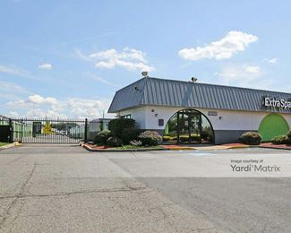 Photo 2 of Extra Space Storage - 1555 Livingston Avenue, North Brunswick, NJ