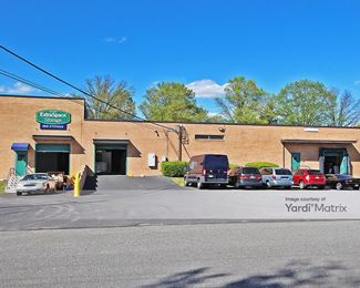 Photo 2 of Extra Space Storage - 10 Pleasant Hill Road, Monroe Township, NJ