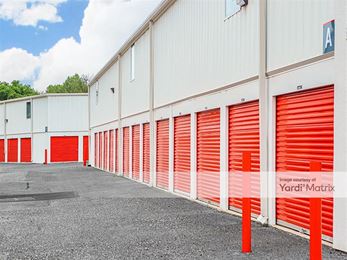 Photo 3 of Public Storage - 289 US Highway 9, Manalapan, NJ
