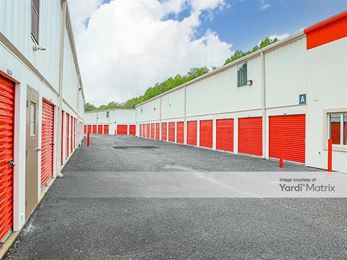 Photo 5 of Public Storage - 289 US Highway 9, Manalapan, NJ