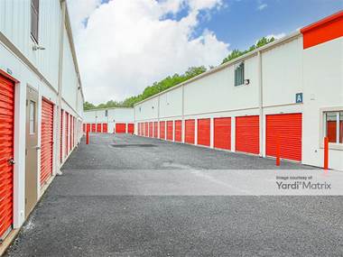 Storage Units for Rent available at 289 US Highway 9, Manalapan, NJ 07726