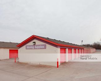 Photo 3 of Public Storage - 8012 South Santa Fe, Oklahoma City, OK