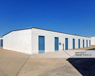 Photo 2 of Public Storage - 410 West Country Club Road, Chickasha, OK