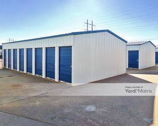 Photo 5 of Public Storage - 410 West Country Club Road, Chickasha, OK
