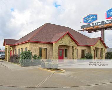 Storage Units for Rent available at 220 Pointe Parkway Blvd, Yukon, OK 73099