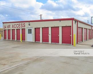 Photo 2 of Westpoint Self Storage - 220 Pointe Parkway Blvd, Yukon, OK