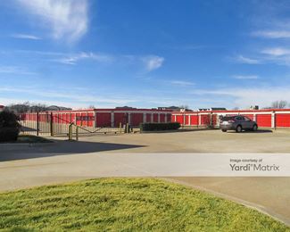 Photo 4 of Public Storage - 3290 Classen Blvd, Norman, OK