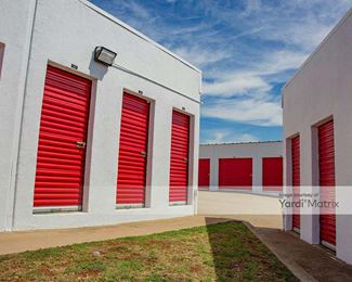 Photo 3 of SpareBox Storage - 1008 Waterwood Pkwy, Edmond, OK