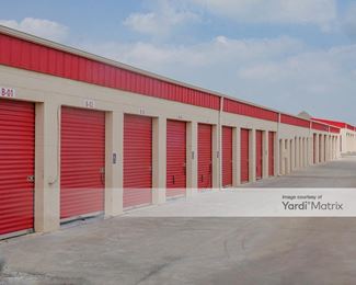 Photo 2 of Devon Self Storage - 3948 South Broadway, Edmond, OK