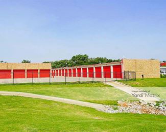 Photo 3 of SecureCare Self Storage - 6401 North I-35 Frontage Road, Edmond, OK
