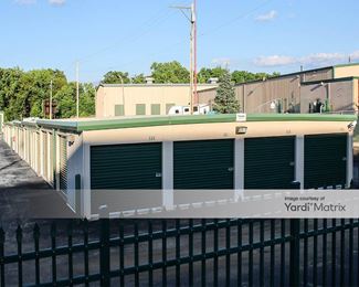 Photo 4 of Circle Storage - 10988 Deerfield Road, Blue Ash, OH
