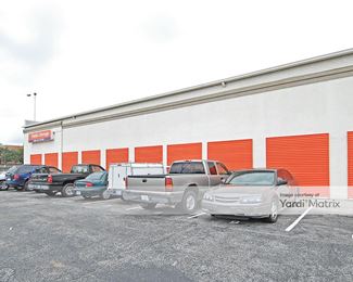 Photo 2 of Public Storage - 3440 Main Street, Kansas City, MO