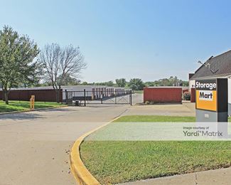Photo 2 of StorageMart - 11510 North Main, Kansas City, MO