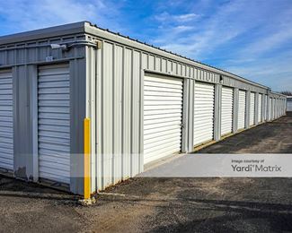 Photo 2 of StorageMart - 4121 NE Davidson Circle, Kansas City, MO
