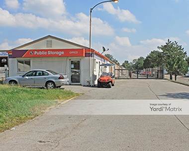 Storage Units for Rent available at 7707 North Oak Trfy, Gladstone, MO 64118
