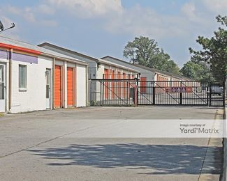 Photo 2 of Public Storage - 7707 North Oak Trfy, Gladstone, MO