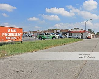 Photo 3 of Public Storage - 7707 North Oak Trfy, Gladstone, MO