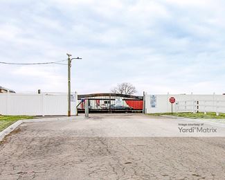 Photo 2 of Royal State Storage - 910 North 7 Highway, Independence, MO