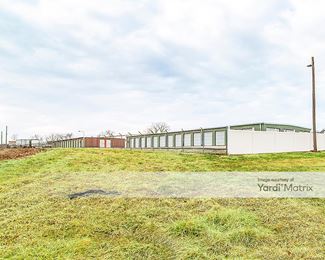 Photo 3 of Royal State Storage - 910 North 7 Highway, Independence, MO