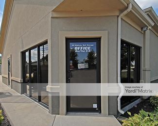 Photo 2 of Storage Mart - 953 SE Oldham Pkwy, Lees Summit, MO
