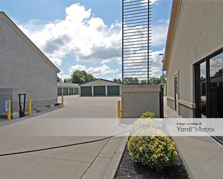 Photo 3 of Storage Mart - 953 SE Oldham Pkwy, Lees Summit, MO