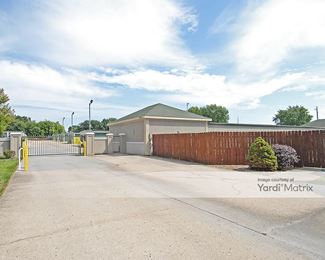 Photo 2 of Storage Mart - 3001 South 291 Hwy, Independence, MO
