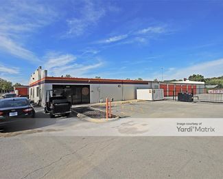 Photo 2 of Public Storage - 6560 Foxridge Drive, Mission, KS