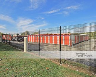 Photo 4 of Public Storage - 6560 Foxridge Drive, Mission, KS