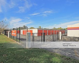 Photo 5 of Public Storage - 6560 Foxridge Drive, Mission, KS