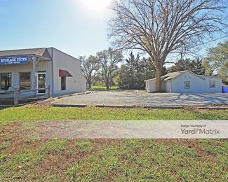 Photo 4 of Y-Not Stor-It - 17789 State Avenue, Tonganoxie, KS