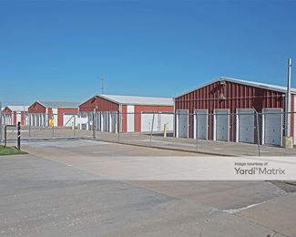 Photo 4 of StorageMart - 1044 East Santa Fe Street, Gardner, KS