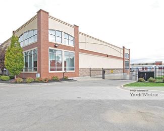 Photo 3 of StorageMart - 15201 Antioch Road, Overland Park, KS