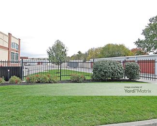 Photo 4 of StorageMart - 15201 Antioch Road, Overland Park, KS