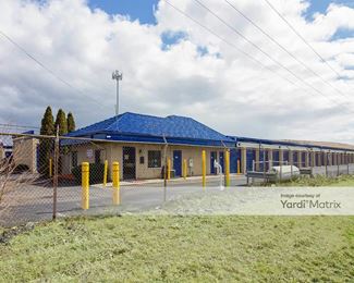 Photo 2 of iStorage - 15301 Seaway Drive, Taylor, MI