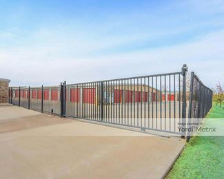 Photo 2 of SpareBox Storage - 2409 North Sara Road, Yukon, OK