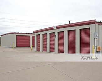 Photo 3 of Bulldog Storage - 1115 Couchman Drive, Kearney, MO